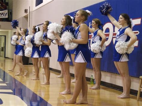 Barefoot Kansas Cheerleaders