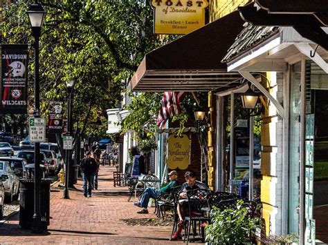 6 Charming Downtown Areas In North Carolina Perfect For A Weekend