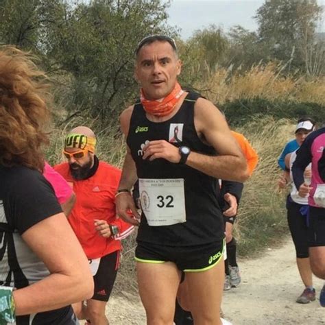 Los ataques de esclerosis múltiple pueden desarrollarse durante días o semanas, pudiendo dejar al paciente incapacitado. Un paciente de esclerosis múltiple sigue con su reto '12 ...