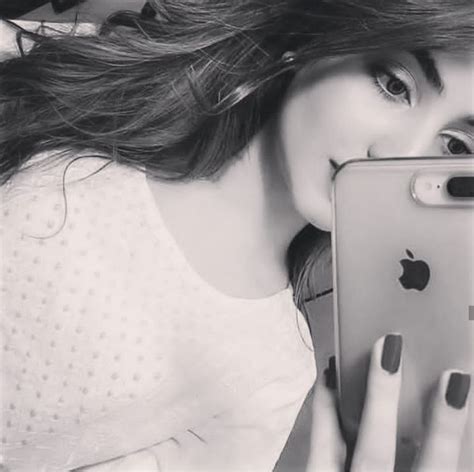 Best Iphone Selfie Profile Picture For Girls Girls Dp Stylish Girls