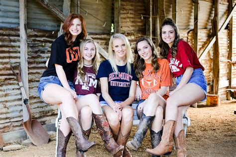 Luscombe Farms Senior Girl Group Photo Session Senior Girls Photo