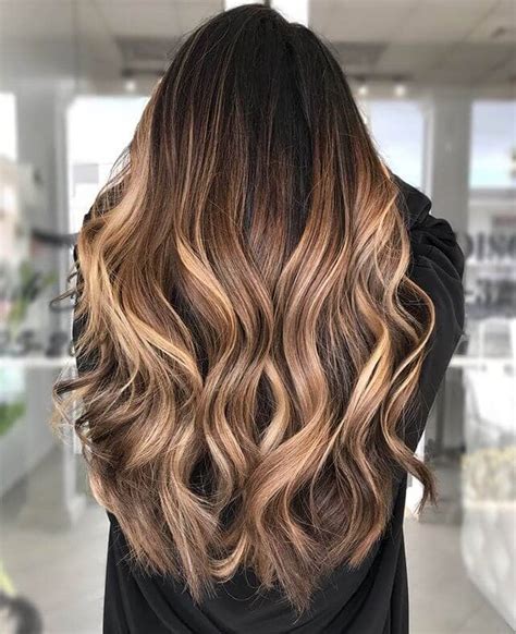 This is a very classic ombre hairstyle, and it's also very easy to achieve this caramel tone. 45 Stunning Caramel Hair Color Ideas You Need to Try