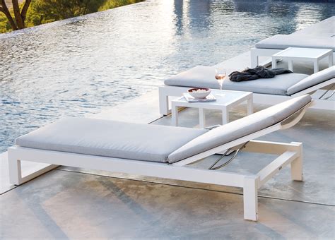 Manutti Fuse Sun Lounger Sun Loungers Modern Garden Furniture Manutti