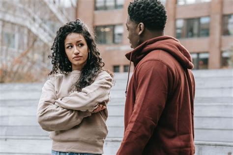 Couples Ces Signes Du Zodiaque Qui Sont Les Plus Menteurs Closer