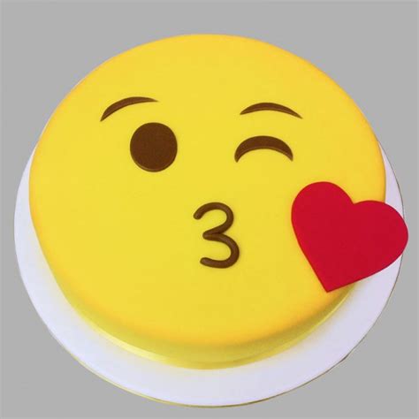 Kiss Emoji Theme Cake
