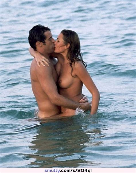 Alena Seredova Topless Making Love On The Beach Nude Beach Pic