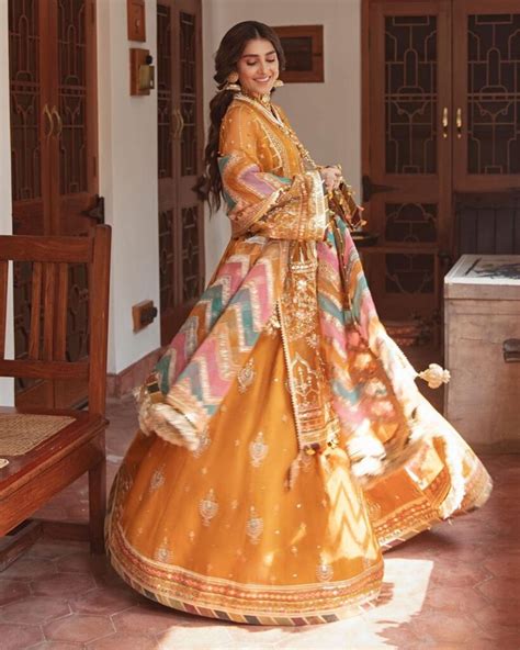 Ayeza Khan Looks Glorious In Vibrant Mehndi Outfit Lens