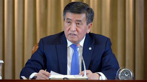 Жээнбеков: Атамбаев грубо попрал Конституцию Киргизии | ИА Красная Весна