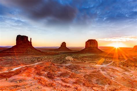 Download Utah Sunbeam Sunrise Desert Landscape Horizon Nature Monument