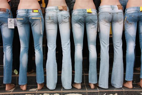 The Styles Of Jeans To Look Slim Fashion Trends 2016 Fashion Shows