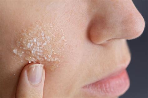 This natural scrub is effective for reducing the appearance of the size of the big and opened skin pores on nose and face. You Have To Check Out This K-Beauty Vlogger's Visible Pore ...