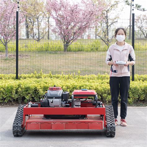 Remote Control Crawler Lawn Mower Zcg 02 Shandong Nature Garden