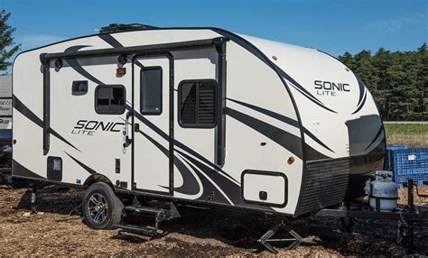 7 Best Bunkhouse Travel Trailers Under 30 Ft 2021 Bunkhouse Travel