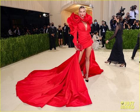 Karlie Kloss Goes Red Hot For Met Gala 2021 Photo 4623142 Photos