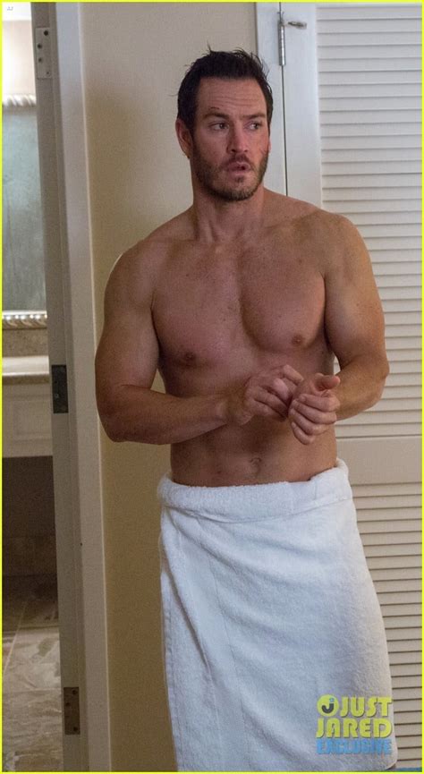 Mark Paul Gosselaar Goes Shirtless Sexy As Your Mcm Photo 3634834 Exclusive Mark Paul