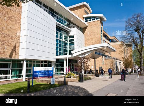 Main Entrance To The Royal Berkshire Hospital In Reading Uk Stock