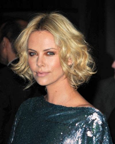 14 Charlize Theron Short Hairstyles Pixie Bob Haircut And Blonde Hair