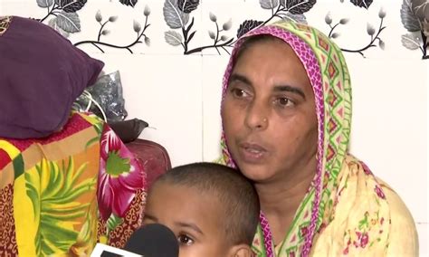 सोशल मीडिया ने 20 साल बाद मां से मिलवाया भटककर पहुंची थी पाकिस्तान लगाई वापसी की गुहार