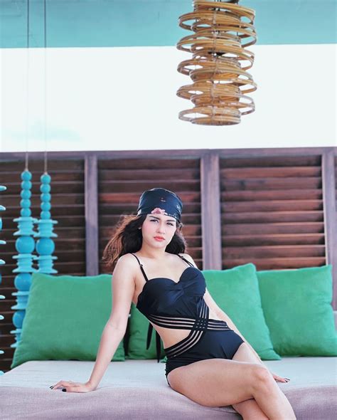Avneet Kaur In Black Swimsuit Flaunts Her Sexy Legs Sets Internet On