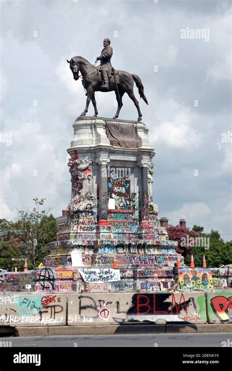 Monument Of Civil War Confederate General Robert E Lee On Monument