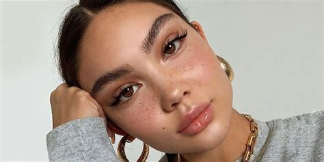 Maquillaje Con Pecas Para Animarte A Unirte A Esta Tendencia Es La Moda