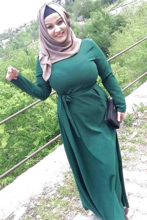 Pin By Stan On Abaya Hijab Boobs Beautiful Arab Women Curvy Girl Fashion Beautiful Dresses Short