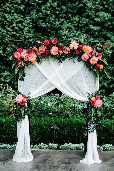 Simple And Stunning Wedding Backdrop Ideas On Love The Day