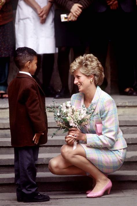 15 Ways Princess Diana Broke Protocol As A Royal