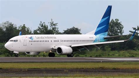 Tangga Pesawat Di Bandara Ahmad Yani Terkena Jet Blast Garuda Korban