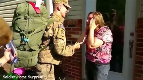soldiers surprise homecoming surprise wife pregnant welcome home soldiers surprise compi youtube