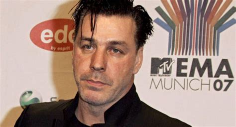 ¿de Qué Acusan A Till Lindemann El Vocalista De Rammstein Protagoniza Escándalo Por Presuntos