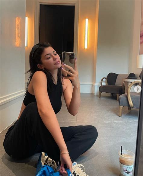 Inside Kylie Jenners Intense Morning Workout Routine As She Shows Off