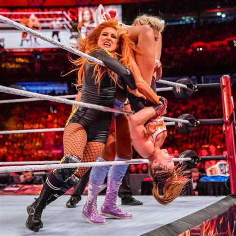 Wwe Should Let Ronda Rousey Escape Superfights