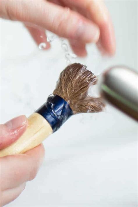 Como Limpiar Las Brochas De Maquillaje En Casa ChibiChai