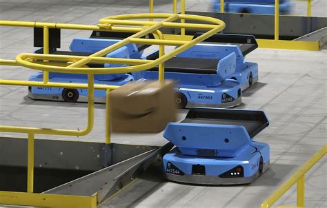 As Robots Take Over Warehousing Workers Pushed To Adapt 7wdata