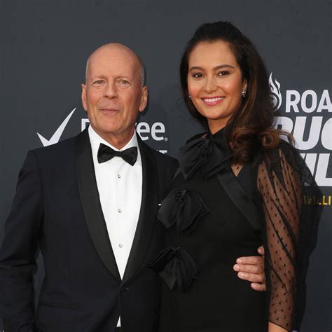 Bruce and emma had wed. Bruce Willis renews wedding vows in the presence of ex-wife Demi Moore | People Magazine