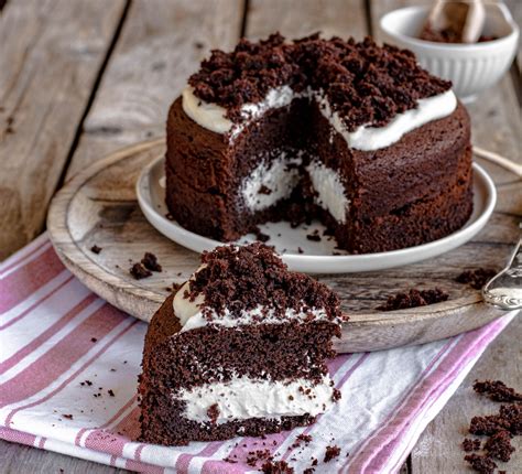 300 ml latte 700 g cioccolato fondente in blocchi dolcificante liquido 4 tuorli 250 ml yogurt fondete a bagnomaria 150 gr di cioccolato al latte e lasciatelo intiepidire. Torta Paradiso al cacao con crema al latte | Impastando a ...