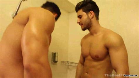 Muscle Brothers Shower