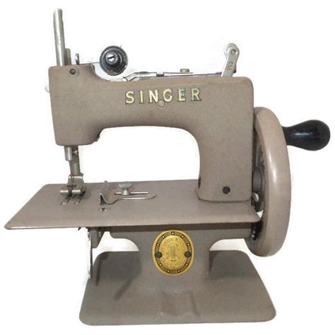 Vintage Singer Sewing Machine Mini Childs Model 20 Miniature