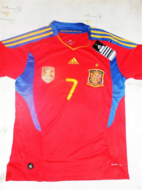 Tenemos las mas impresionantes que hay hoy día en el mercado actual, llévalas contigo. cristina ropa y complementos: NUEVA CAMISETA SELECCIÓN ...