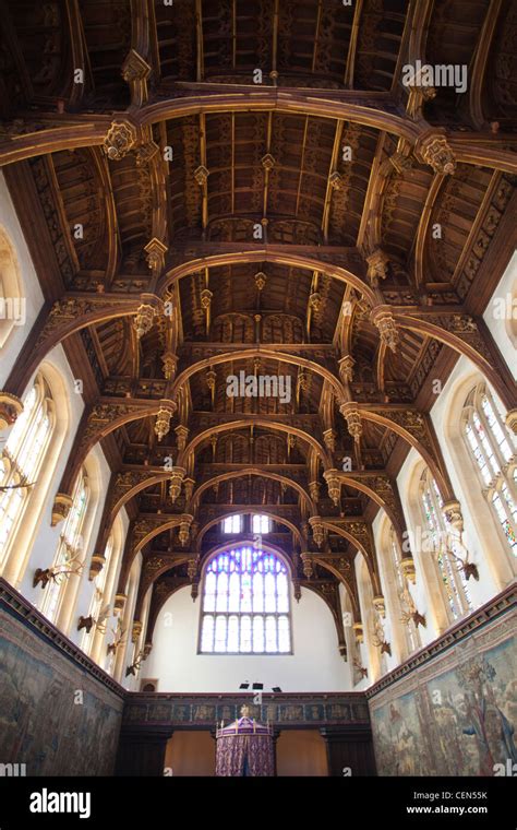 England London Hampton Court Palace The Great Hall Stock Photo Alamy