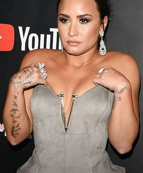 Demi Lovato Hand Tattoo Third Eye Tattoo Demi Lovato Tattoos Lovato Loves Her Tattoo But
