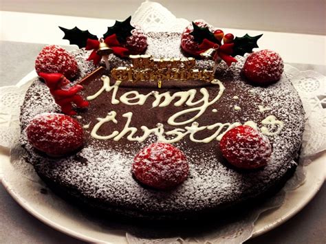 A scrumptious alternative dessert to serve up on christmas day, and so very easy to make as well. 60 Easy Christmas Cake Decoration Ideas