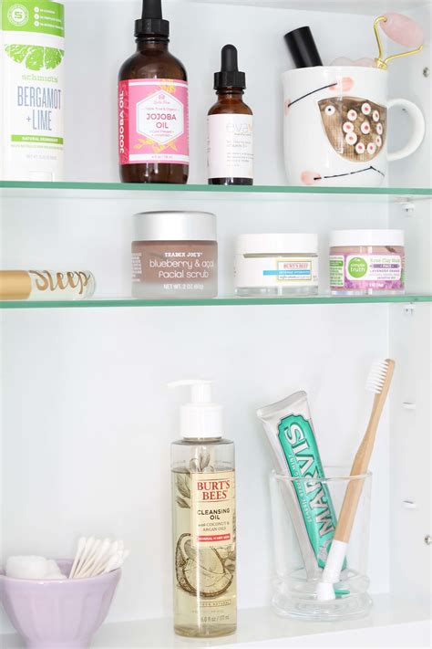 How to organize your medicine cabinet: Organize Your Bathroom Medicine Cabinet Like A Pro ...