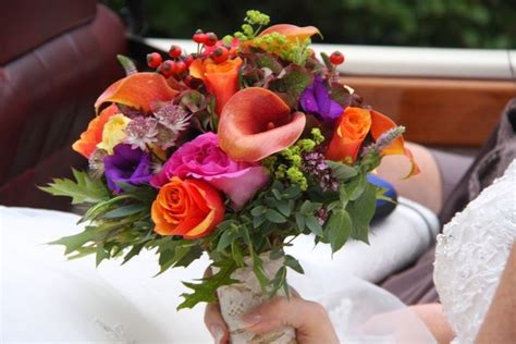 Think about how many wedding boutonnieres you'll need to order—more on that in a minute—and remember that some types of flowers will be more expensive than others. Pin by Lisa167 on Wedding Bouquets and Boutonnieres ...