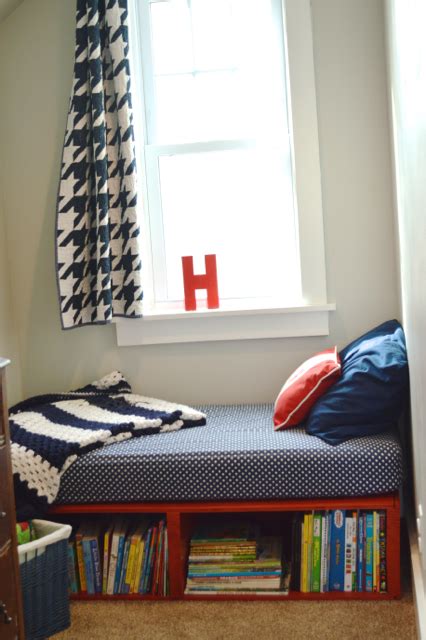 Easy instructions to build a king size storage platform bed. DIY platform toddler bed - NewlyWoodwards