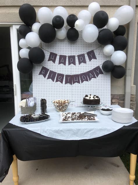 10 Black And White Party Decorations Diy