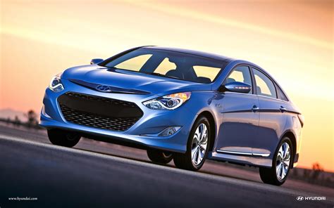Starting from $12,568 36 city / 40 highway mpg. Fast Take: 2013 Hyundai Sonata Hybrid is a Smooth Operator ...