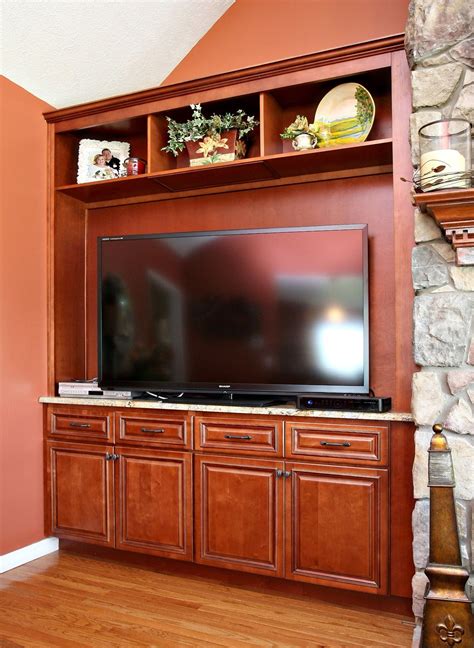Tim hartnell is a country financial representative providing insurance and financial services for the communities in and around new lenox, il 60451. Pin by Susan Saegusa on Cabinetry | Mocha living room ...
