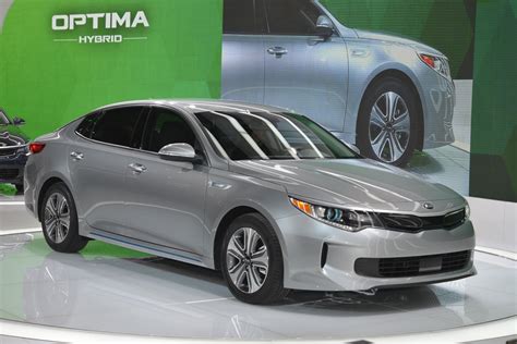 2017 Kia Optima Hybrid Unveiled With More Compact Battery And 2 Liter